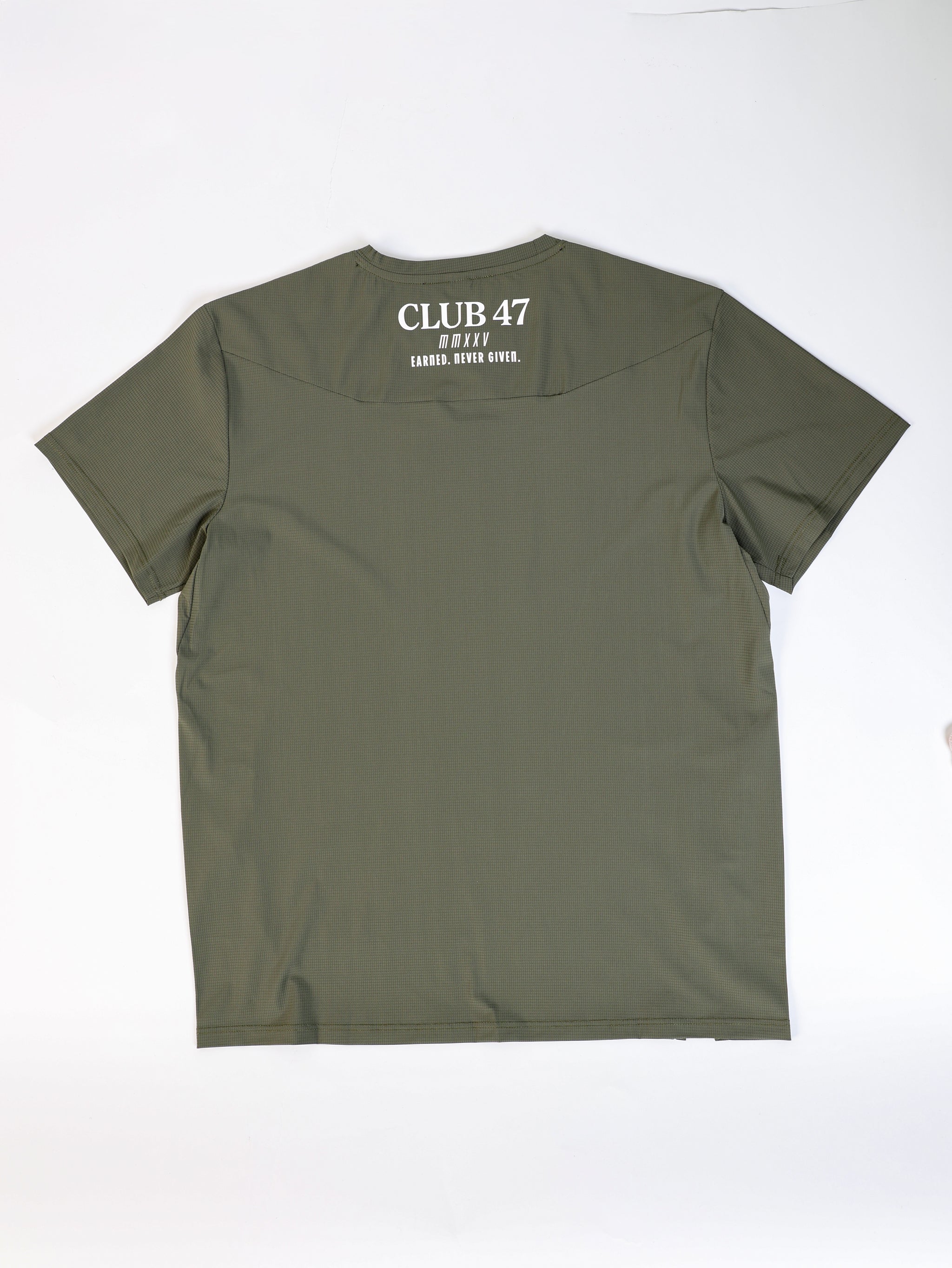 CLUB 47 PERFORMANCE TEE - KHAKI
