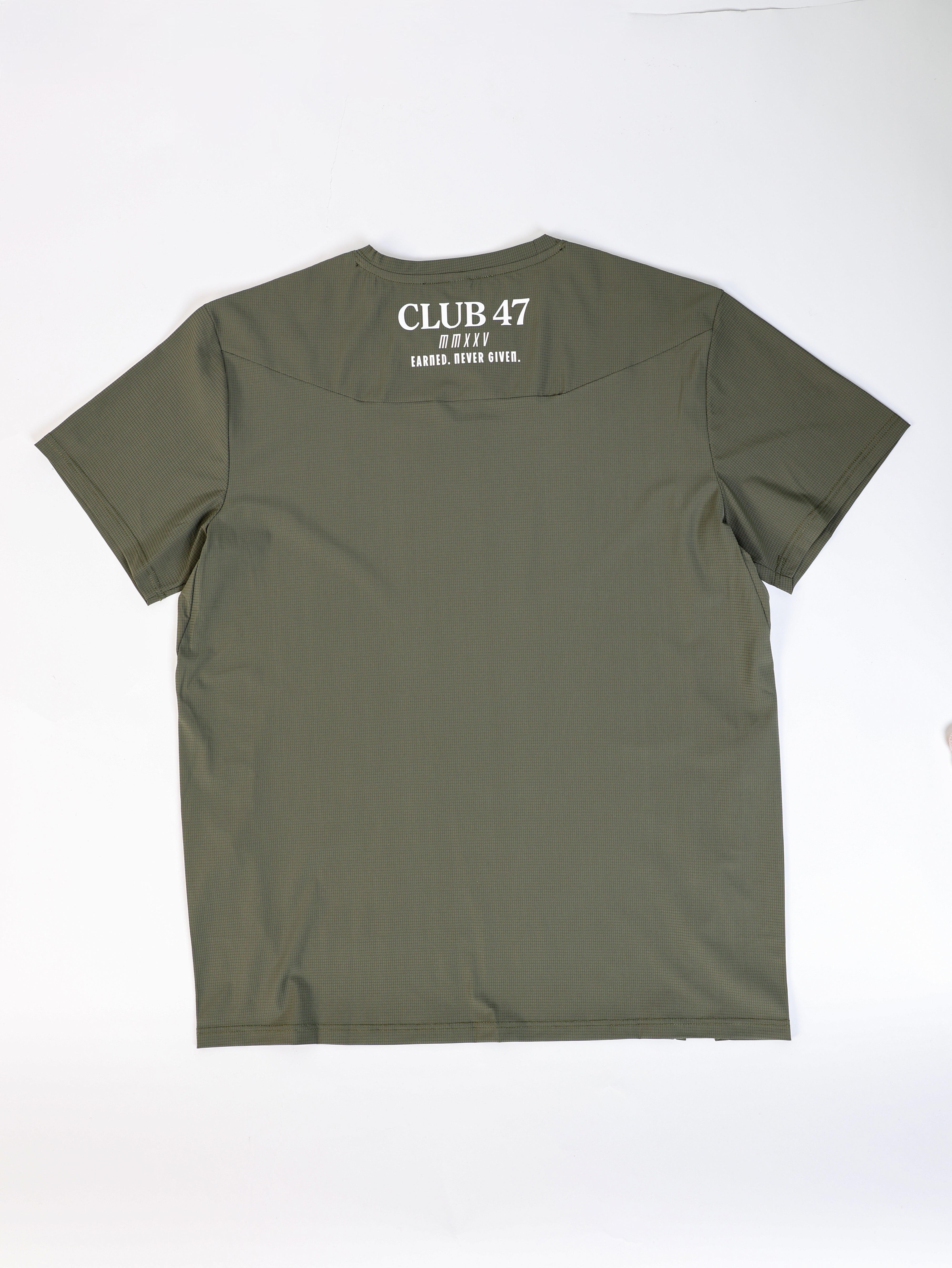 CLUB 47 PERFORMANCE TEE - KHAKI