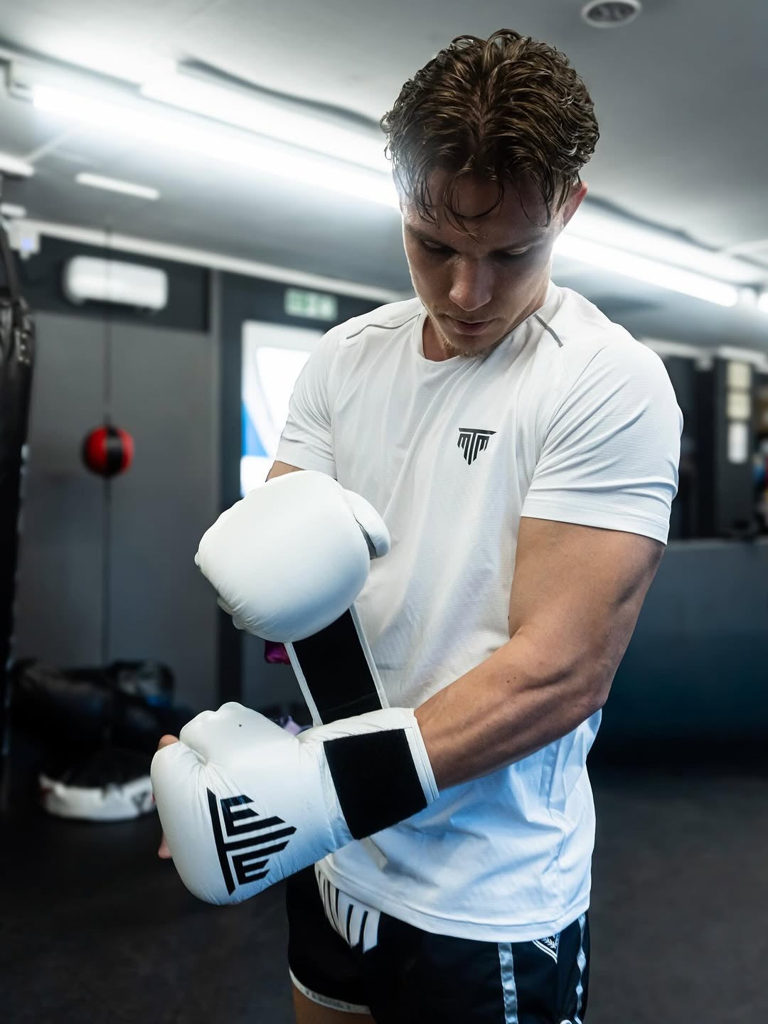 "ESSENTIALS" MUAY THAI SHORTS - BLACK